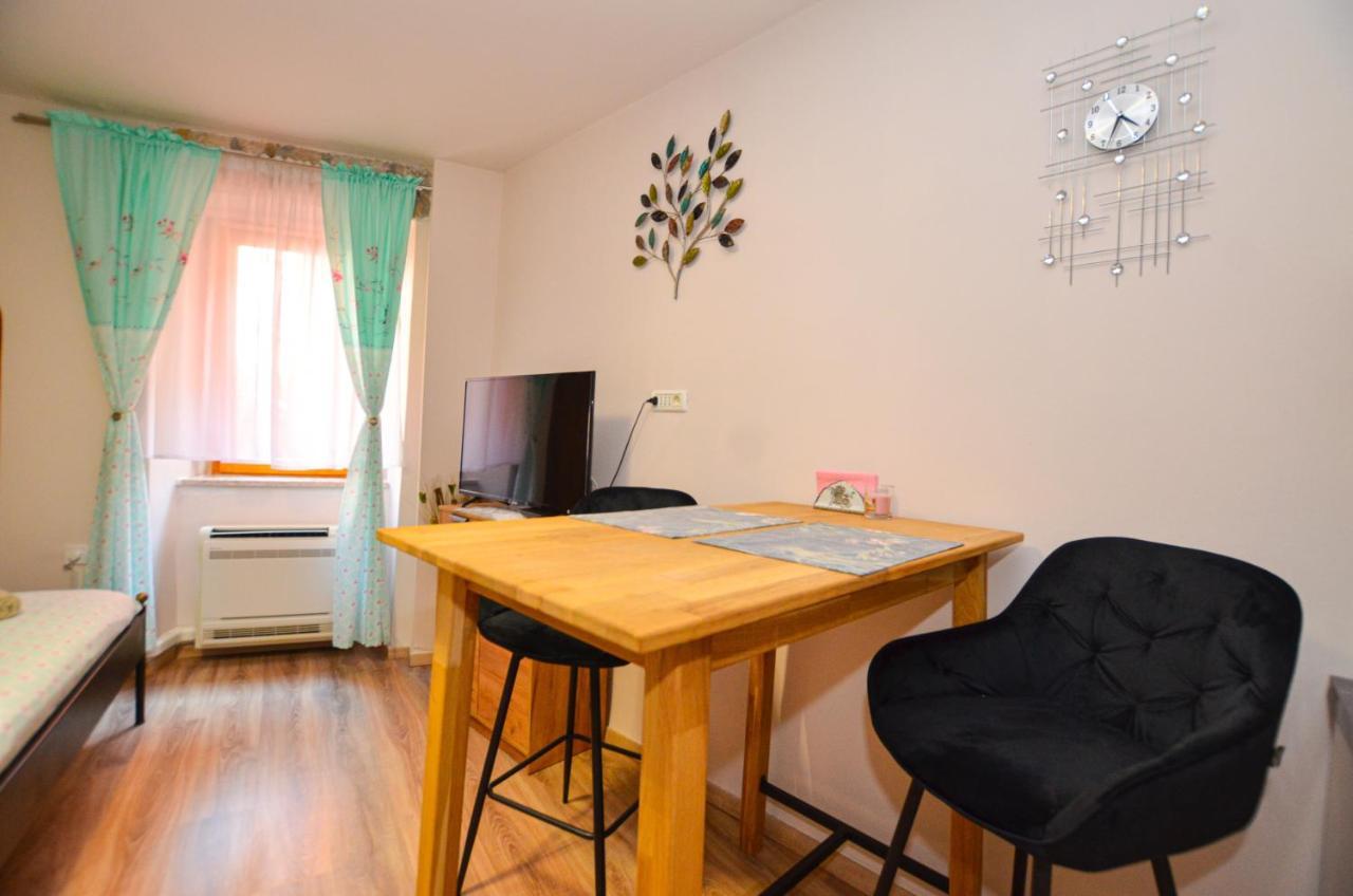 Klaudia Studio Rovinj Luaran gambar