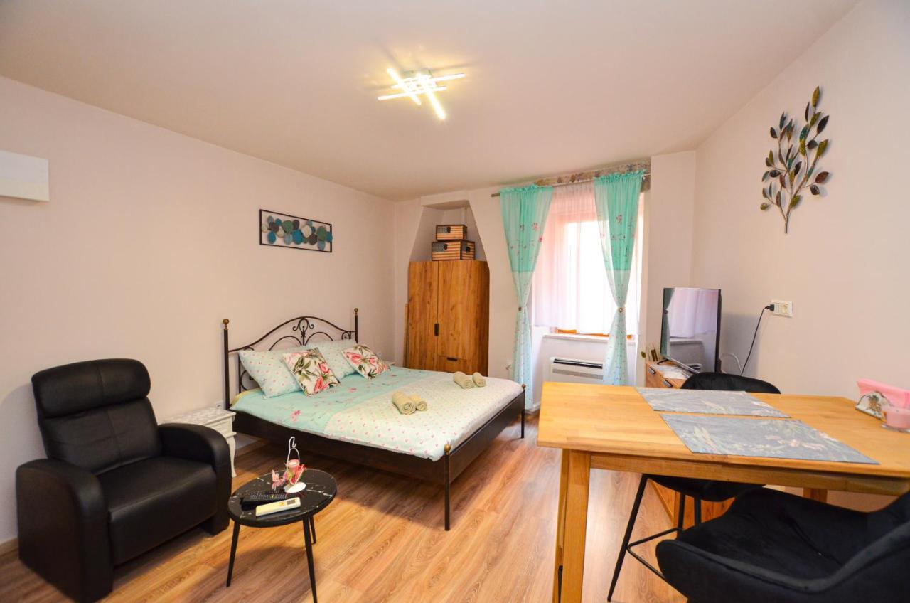 Klaudia Studio Rovinj Luaran gambar